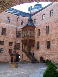 800px-Gripsholm_innerer_Schlosshof